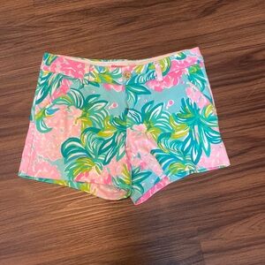 Lilly Pulitzer cotton shorts with front and back pockets